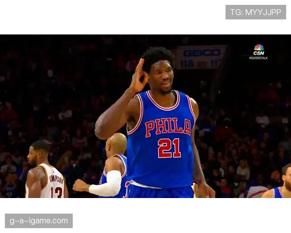 恩比德有人喊他“乔尔大帝”,但街头随便一晃居然像邻家大叔…差太多了吧! 恩比德有人喊他“乔尔大帝”,但街头随便一晃居然像邻家大叔…差太多了吧!