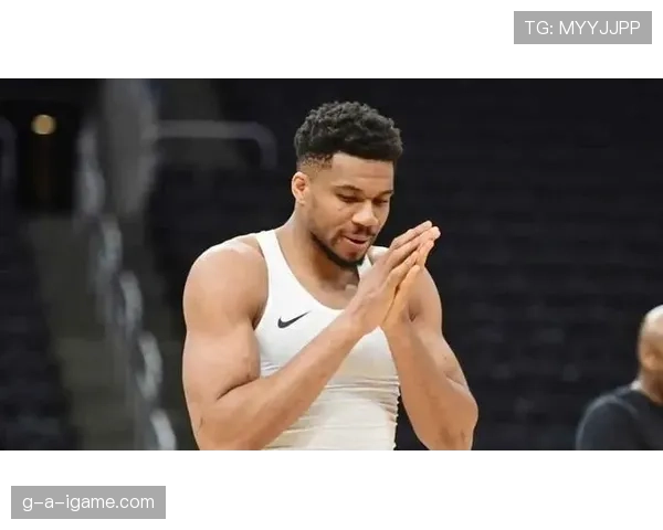 阿德托昆博今天又穿得像去度假，球场上和生活完全两幅脸！